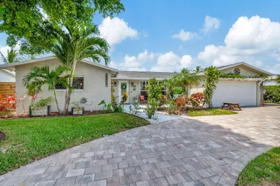 1066 SW 25th Way 1