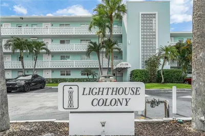 2758 NE 30th Avenue #3A 1