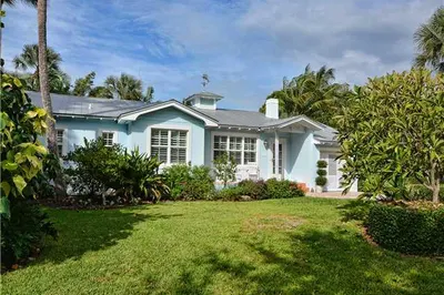200 SE Alamanda Way 1