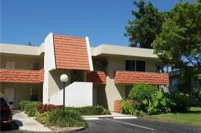 907 Cypress Terrace #201 1