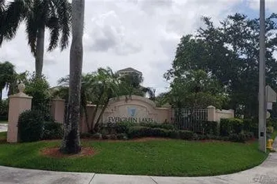 5005 WILES Road #108 1