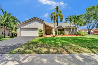 10401 NW 5th Ct 1