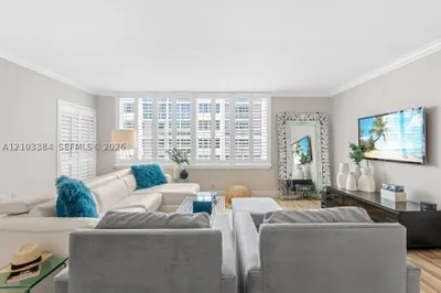 5401 Collins Ave #343 1