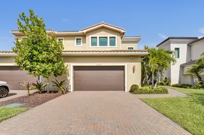 5939 Brookfield Circle W 1