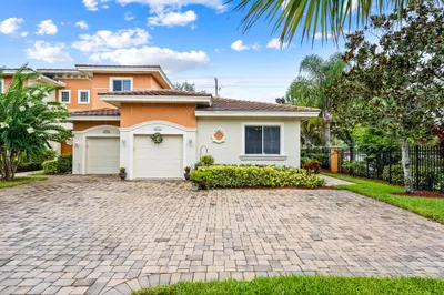 2481 Langrove Lane SW-209