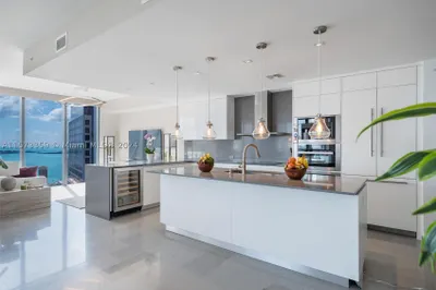 68 SE 6th St #3711 1