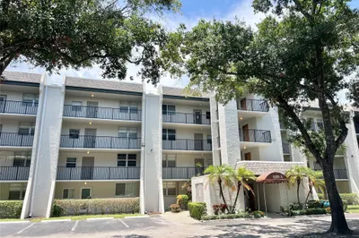 9235 Lagoon Place #204 1