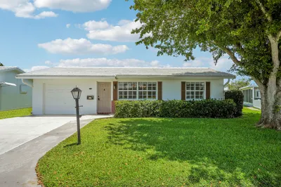 614 SW Golf Drive 1