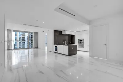 300 Biscayne Boulevard Way #3009W 1