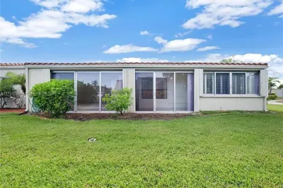 2532 Boundbrook Drive S #104 1