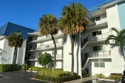 2936 LAKE SHORE Drive #309 1