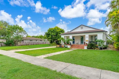 137 NW 20th St 1