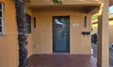 233 E 7th St Photo