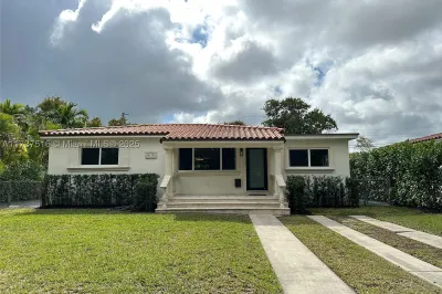 6016 SW 14 St 1