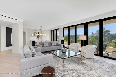 120 Sunset Avenue W #4A 1