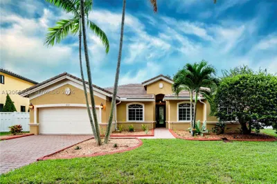 2823 Poinciana Cir 1