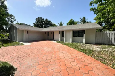 10225 SW 53rd Street 1