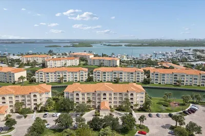 19 W Harbour Isle Dr Drive W #202 1