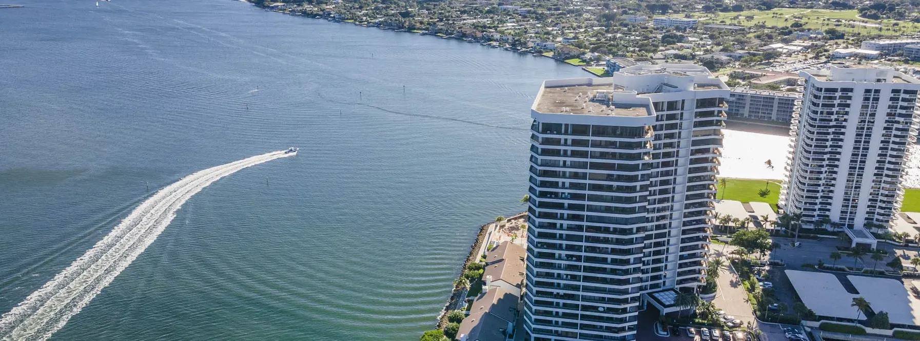 Just Listed | 100 Lakeshore Drive #T53