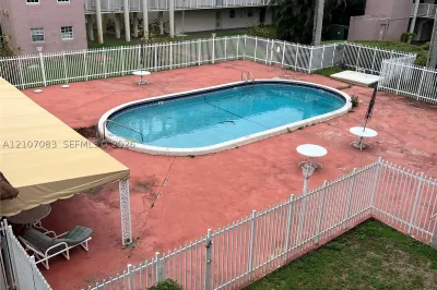 2800 NW 56th Ave #B305 1
