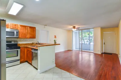 821 Lyons Rd #21103 1