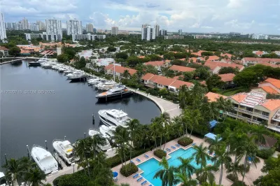 3610 Yacht Club Dr #1511 Penthouse 1