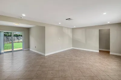1321 NE 46th Street 1