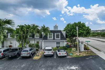 600 NE 25th Ave #45 1