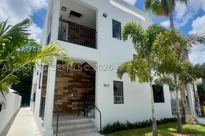 1860 NW 19th St #201 1