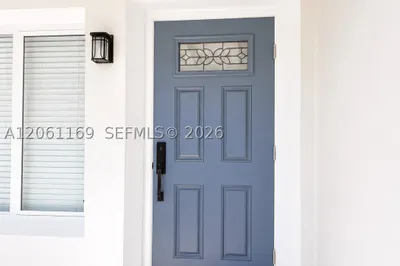 61 NW 47 St 1
