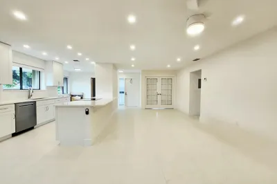 30 PELICAN POINTE Drive #201 1
