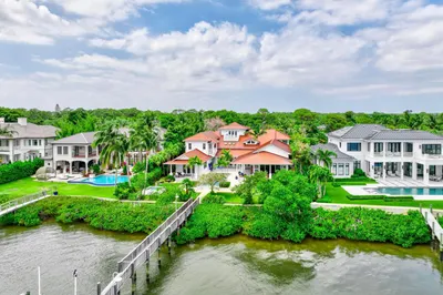 Mile wide views of the stunning Loxahatchee River