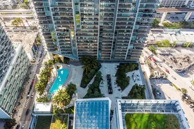88 SW 7 #2112 1