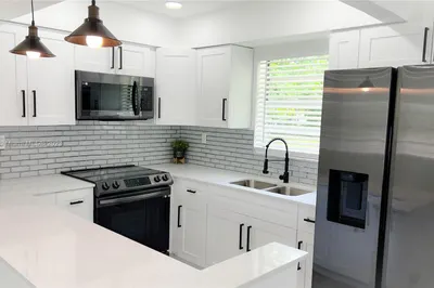 500 NW 9th St 1