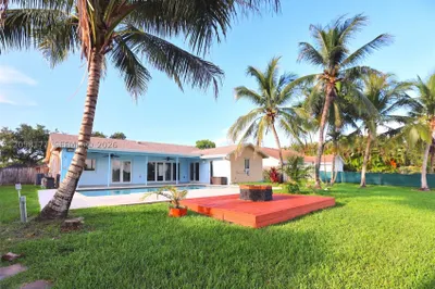 9480 NW 10th St 1