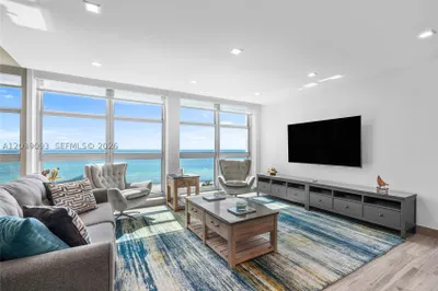 5055 Collins Ave #10H 1