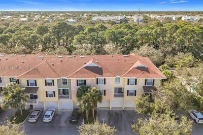 125 Galicia Way #204 1