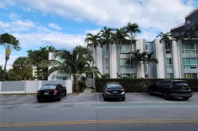 9971 W Bay Harbor Dr #302 1