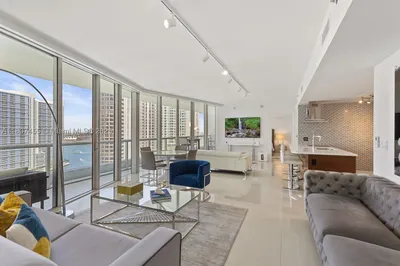 495 Brickell Ave #2304 1
