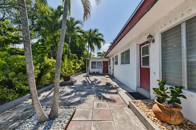 1223 NE 3rd Avenue #1-3 1