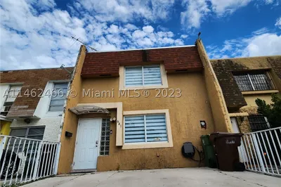 641 W 80th St 1