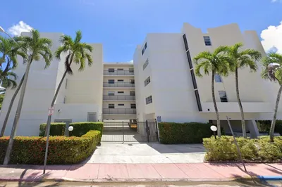 7601 Byron Avenue #3c 1
