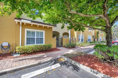 2851 W PROSPECT Road #1209 1