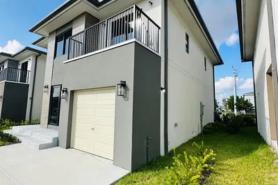 242 NW 11 Court 1