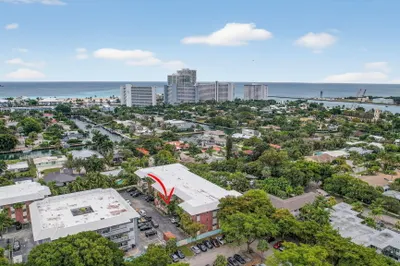 2424 SE 17th Street #208b 1