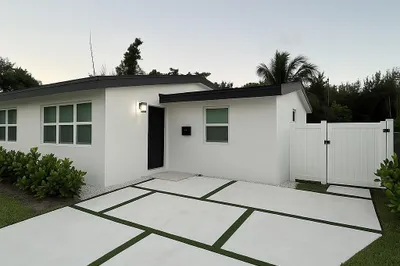 118 SW 7th Street 1