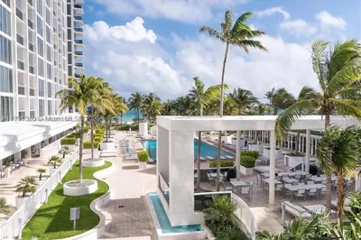 10275 Collins Ave #219 1
