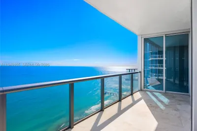 17001 Collins Ave #4208 1
