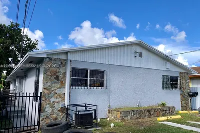 2735 NW 27th St 1