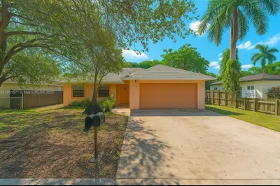 4/2 Main house